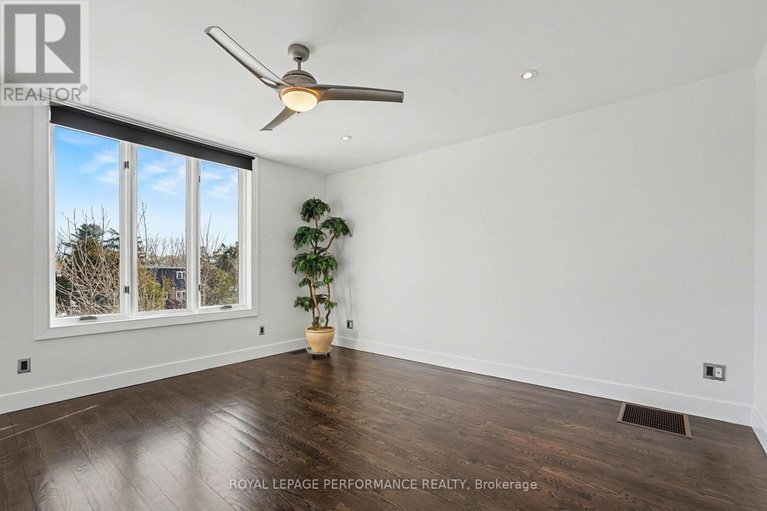 29515520/805-kingsmere-avenue/mckellar-heightsglabar-park/ottawa/ontario/K2A3J8_31