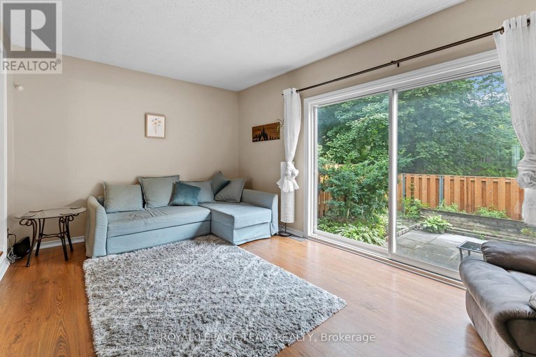 29053450/1120-chimney-hill-way/beacon-hill-south/ottawa/ontario/K1J8Z6_10