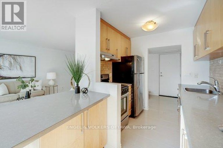 29607398/216-12-corkstown-road/lakeview-park/ottawa/ontario/K2H5B3_16