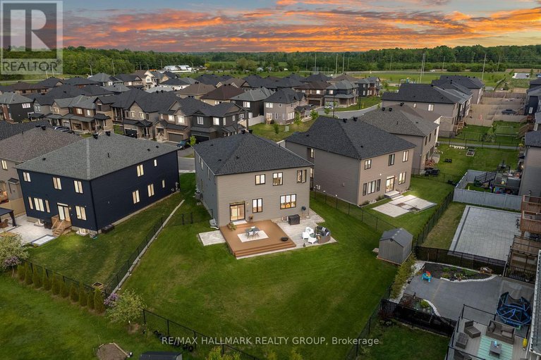 28419525/350-cloyne-crescent/half-moon-bay/ottawa/ontario/K2J6W4_3
