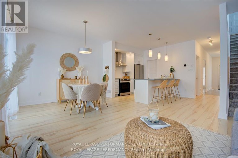 29621928/2525-gray-crescent/town-of-rockland/clarence-rockland/ontario/K4K0J2_23