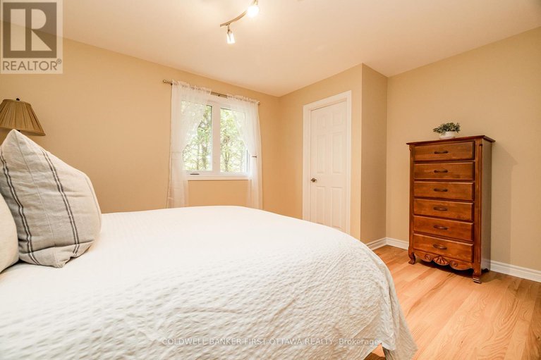 28917616/9-lone-meadow-trail/stittsville-central/ottawa/ontario/K2S1C9_22