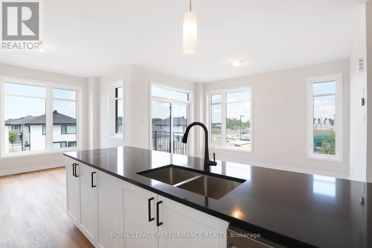 29146990/1220-flycatcher-private/blossom-parkkemp-parkfindlay-creek/ottawa/ontario/K1X0M7_17