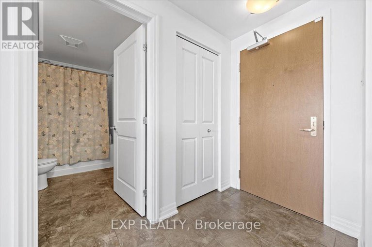 28749894/2505-242-rideau-street/sandy-hill/ottawa/ontario/K1N0B7_22
