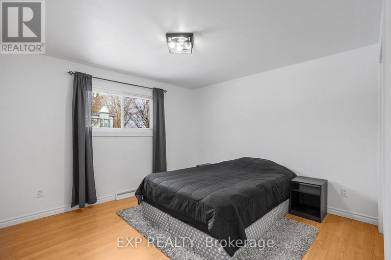 29139748/133-high-street/vankleek-hill/champlain/ontario/K0B1R0_16