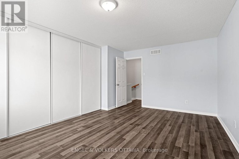 28991870/142-wharhol-private/westcliffe-estates/ottawa/ontario/K2H1G5_23