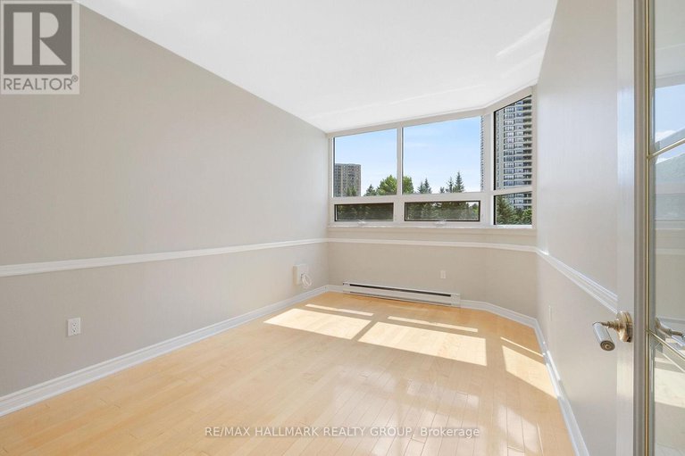 28638774/301-1480-riverside-drive/riverview-park/ottawa/ontario/K1G5H2_25