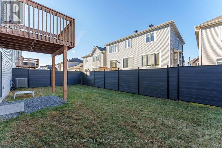 29463576/228-appalachian-circle/half-moon-bay/ottawa/ontario/K2J6X4_29