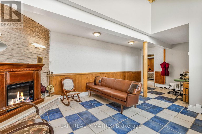 28913280/1895-clark-road/clarencerockland-twp/clarence-rockland/ontario/K4K1K7_18