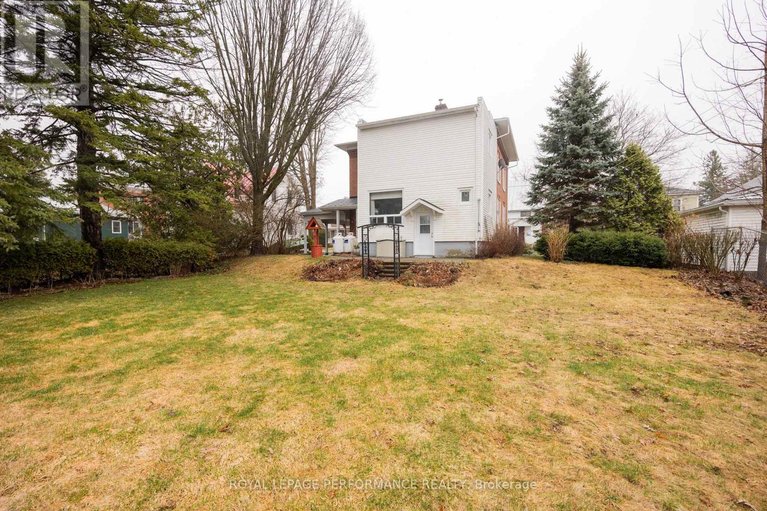 29632412/11-peter-street/maxville/north-glengarry/ontario/K0C1T0_40