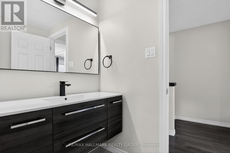 29396929/37-priam-way/westcliffe-estates/ottawa/ontario/K2H8S7_15