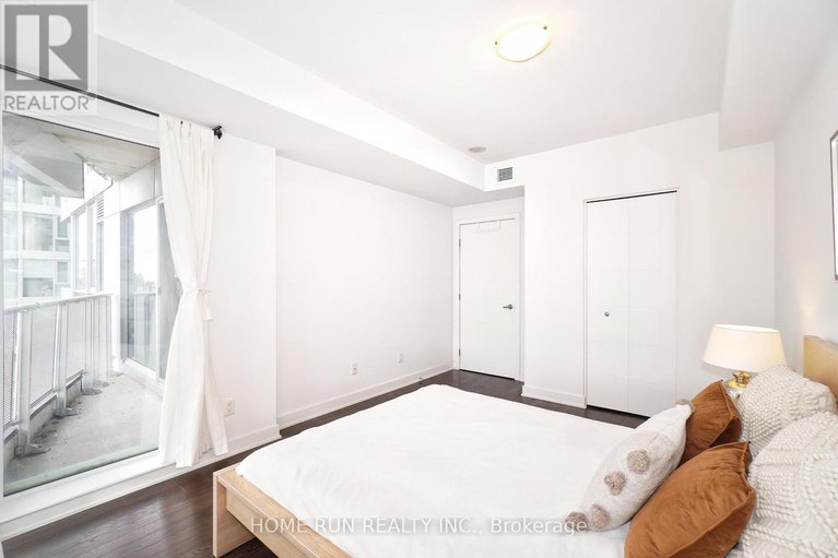 29085995/1306-40-nepean-street/ottawa-centre/ottawa/ontario/K2P0X5_18