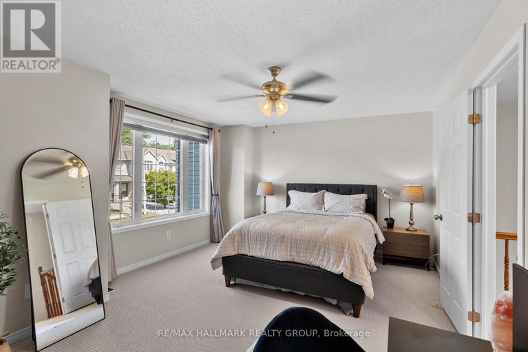 28834905/379-rolling-meadow-crescent/mer-bleuebradley-estatesanderson-park/ottawa/ontario/K1W0A9_17