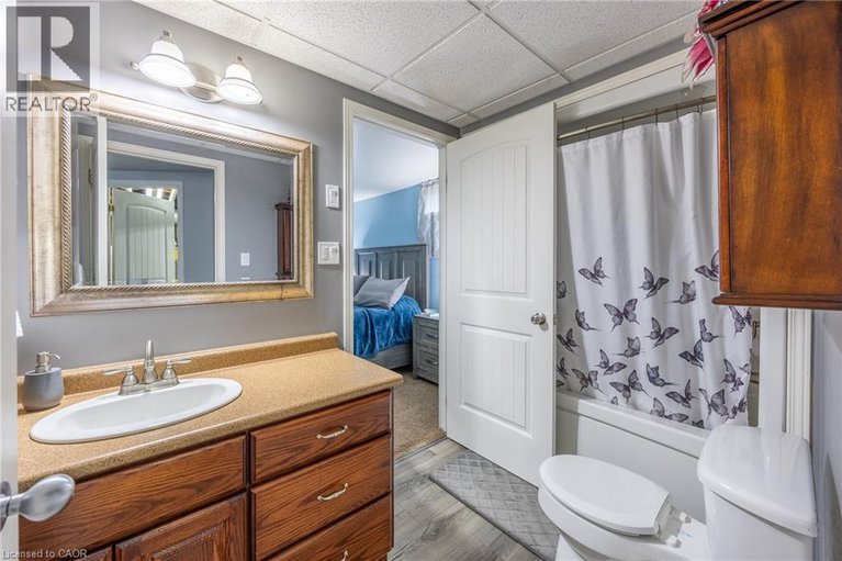 28287240/53905-john-street/richmond/ontario/N5H2R1_28
