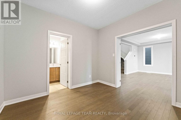 28156598/667-fenwick-way-e/stonebridge/ottawa/ontario/K2C3H2_10