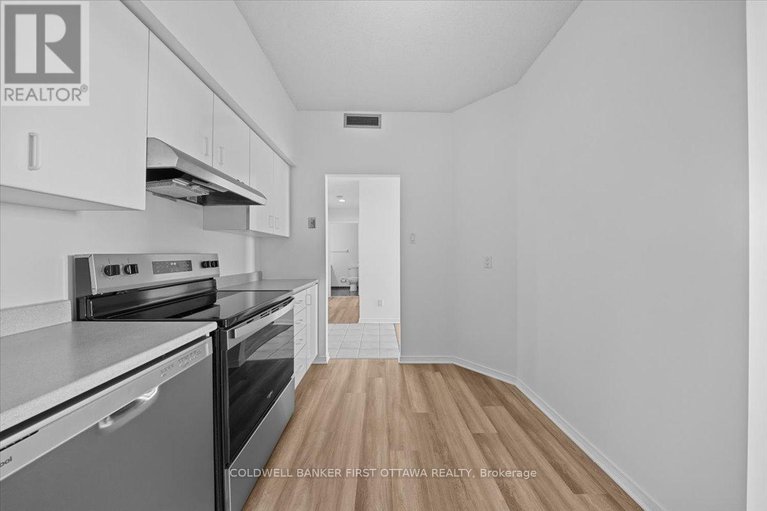 29430525/1403-215-parkdale-avenue/mechanicsville/ottawa/ontario/K1Y4T8_21