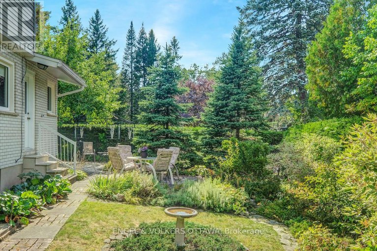 29036505/29-qualicum-street/bruce-farmgraham-parkqualicumbellands/ottawa/ontario/K2H7H1_49