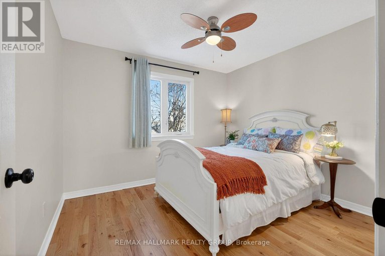 29352241/1952-schroeder-crescent/springridgeeast-village/ottawa/ontario/K4A4P7_41