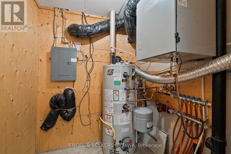 28804210/e-50-fifth-street-e/morrisburg/south-dundas/ontario/K0C1X0_23