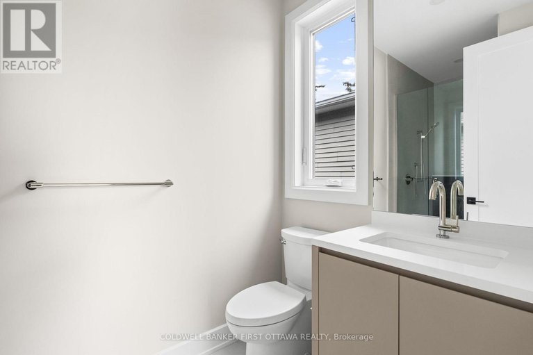 28476741/507-edison-avenue/mckellarhighland/ottawa/ontario/K2A1V3_27