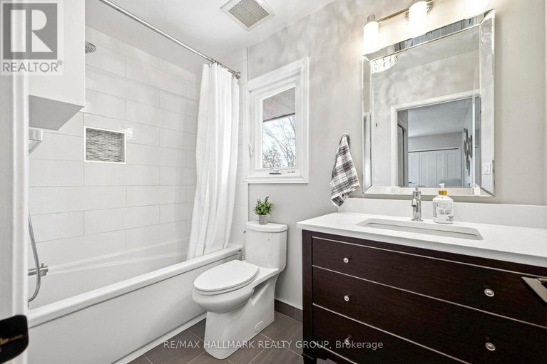 29610195/57-kingsford-court/beaverbrook/ottawa/ontario/K2K1T8_29