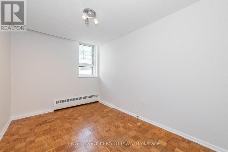 28759787/8-1356-meadowlands-drive-e/borden-farmstewart-farmcarleton-heightsparkwood-hills/ottawa/ontario/K2E6K6_19