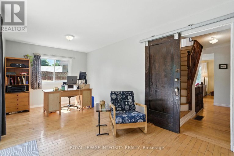28965143/841-merivale-road/carlington/ottawa/ontario/K1Z5Z7_16