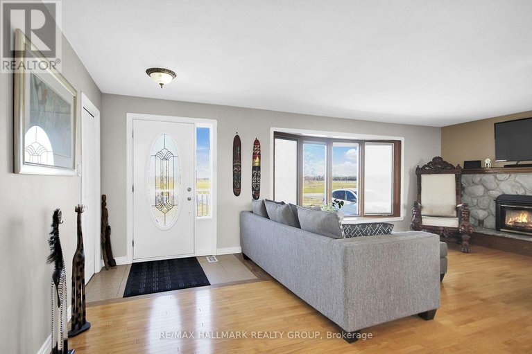 29530711/6151-malakoff-road/rideau-twp-south-to-roger-stevens-drive/ottawa/ontario/K0A2Z0_4