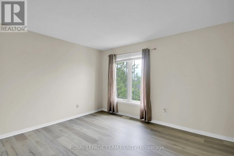 28522795/16-414-hillsboro-private/emerald-meadowstrailwest/ottawa/ontario/K2M3A8_11