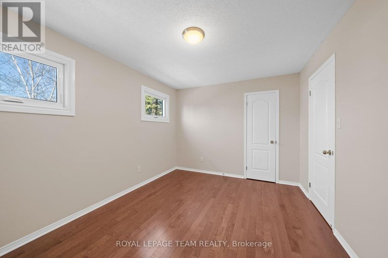 29608056/30-crantham-crescent/stittsville-central/ottawa/ontario/K2S1R2_32