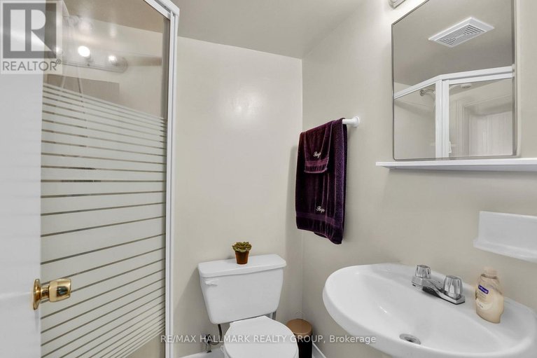 29645121/730-malibu-terrace/courtland-park/ottawa/ontario/K2C3V1_23