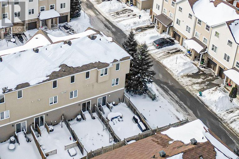 29379496/402-sadar-private/cedargrovefraserdale/ottawa/ontario/K2J3T3_45