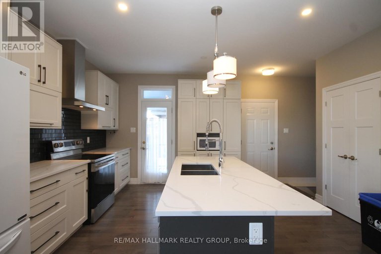 29203056/23-solara-private/clarencerockland-twp/clarence-rockland/ontario/K4K0K9_7