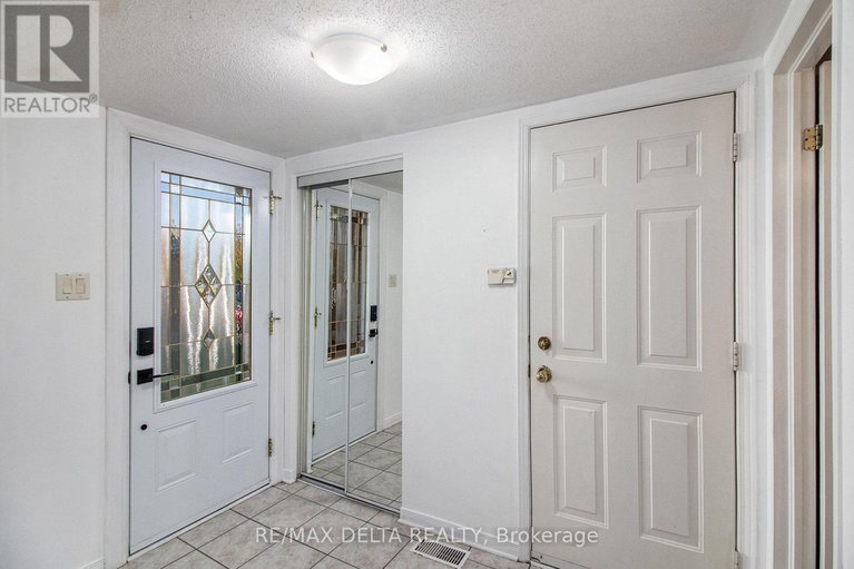 28928926/1610-duplante-avenue/fallingbrookpineridge/ottawa/ontario/K4A4A2_3