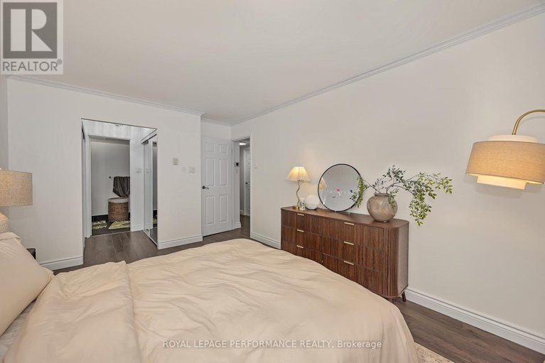 29480330/1512-2760-carousel-crescent/emerald-woodssawmill-creek/ottawa/ontario/K1T2N4_16