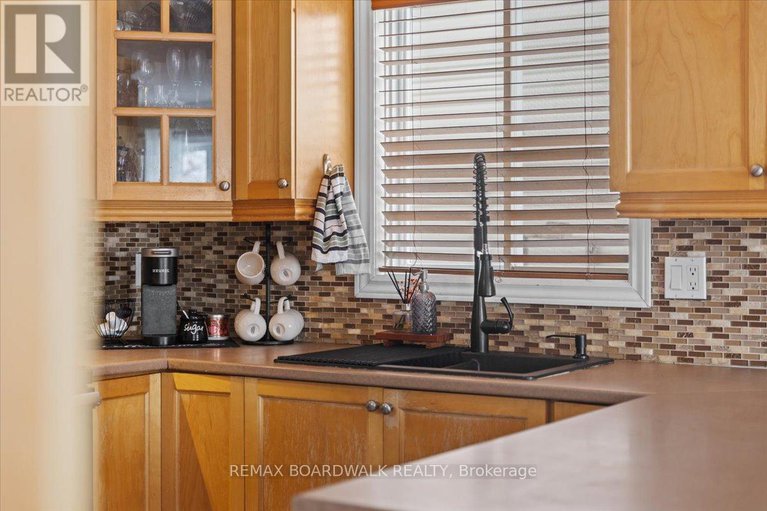 29372610/2285-cecile-crescent/town-of-rockland/clarence-rockland/ontario/K4K1S2_17