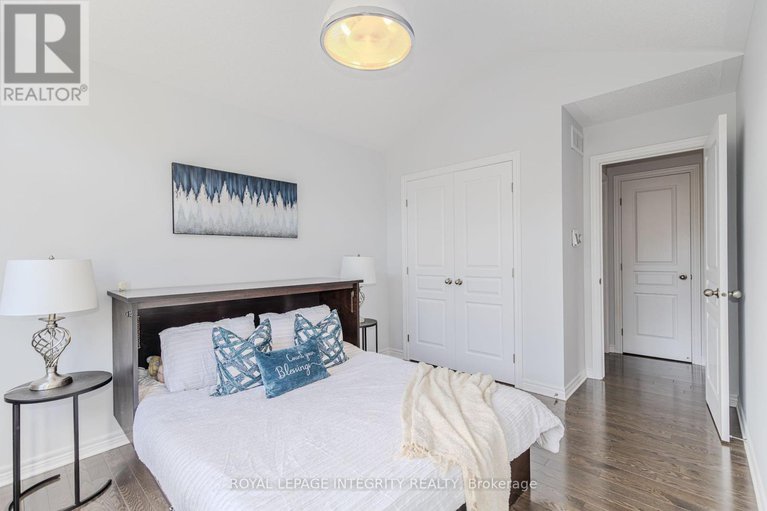 28931178/206-ancaster-avenue/woodroffe/ottawa/ontario/K2B5B3_17
