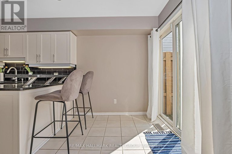 28310191/4193-owl-valley-drive/riverside-southgloucester-glen/ottawa/ontario/K1V1L9_15