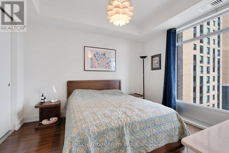 28811334/706-100-champagne-avenue-s/west-centre-town/ottawa/ontario/K1S4P4_11