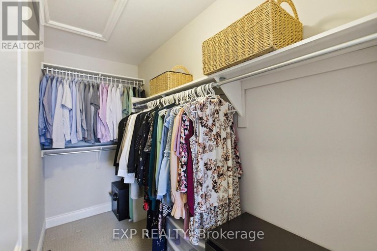 29606498/710-brian-good-avenue/riverside-southgloucester-glen/ottawa/ontario/K4M0C1_20