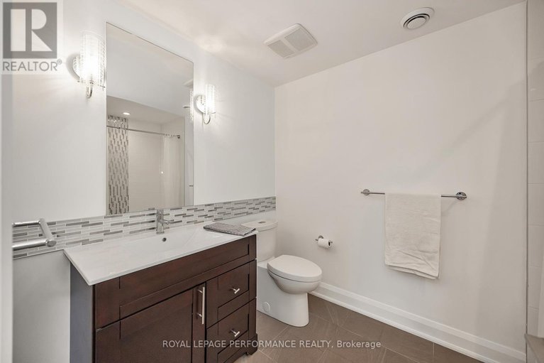 29438323/383-princeton-avenue/mckellarhighland/ottawa/ontario/K2A4E1_36