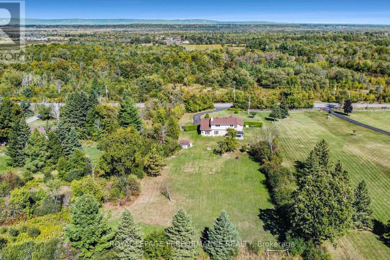 28879696/2205-old-second-line-road/kanata-north-west/ottawa/ontario/K0A1T0_34