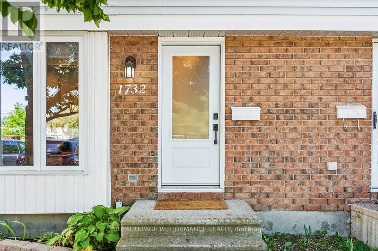 28749249/68-1732-shamandura-lane/orleanssunridge/ottawa/ontario/K1C6Z9_2