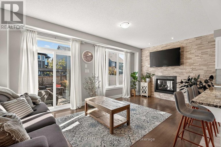 29151475/332-gracewood-crescent/blossom-parkkemp-parkfindlay-creek/ottawa/ontario/K1T0J7_20