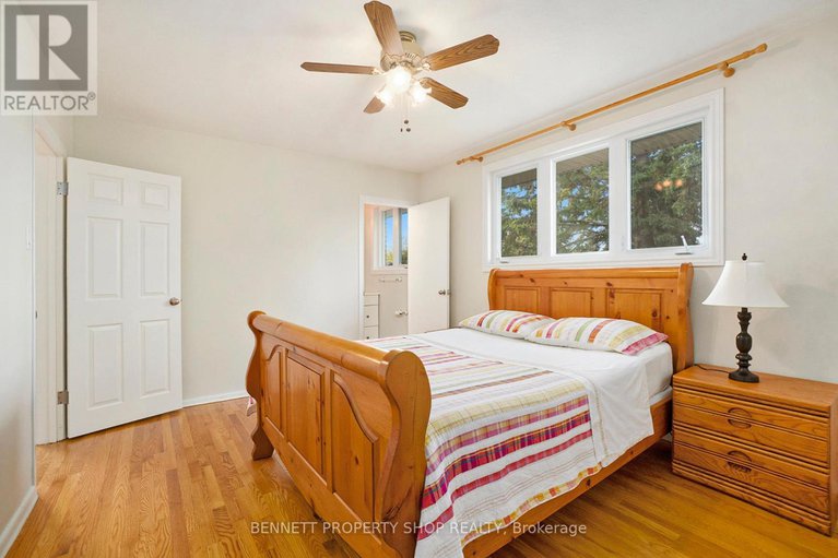 28973672/17-glenmanor-drive/meadowlandscrestview/ottawa/ontario/K2G3E8_13