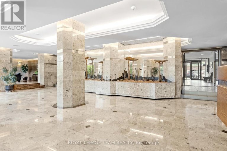 28484089/1111-2759-carousel-crescent/emerald-woodssawmill-creek/ottawa/ontario/K1T2N5_5
