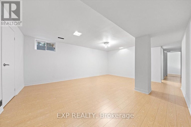 29043972/18-ivylea-street/craig-henrywoodvale/ottawa/ontario/K2G4X5_25