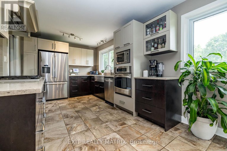 28656018/267-ann-street/almonte/mississippi-mills/ontario/K0A1A0_15