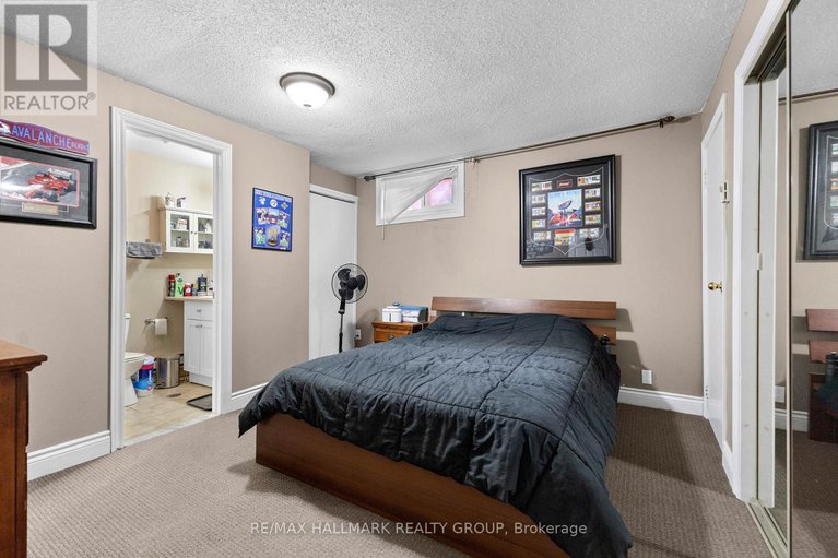 29229707/816-willow-avenue/chatelaine-village/ottawa/ontario/K1E1C7_12
