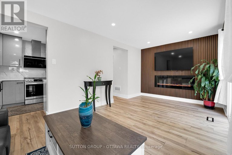 28642304/3085-uplands-drive/hunt-club-woods/ottawa/ontario/K1V9T6_19